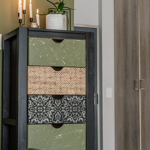 Chest of drawers